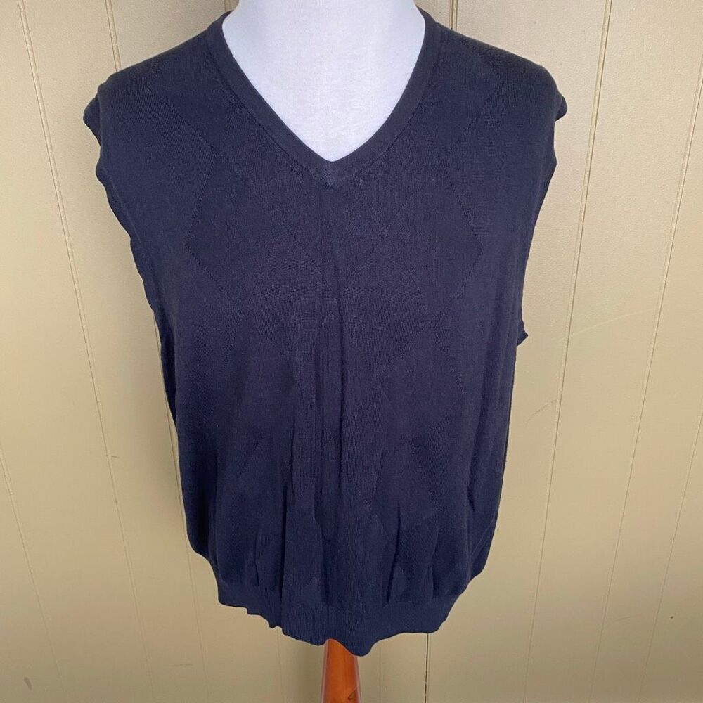 VanHeusen men XXL v-neck sweater vest black